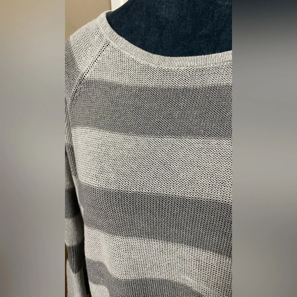 NWT J. Jill Gray Stripe Knit Sweater Size Small - Picture 4 of 10